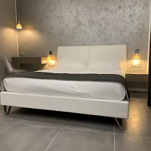 Bossi 2*, Milano Italia